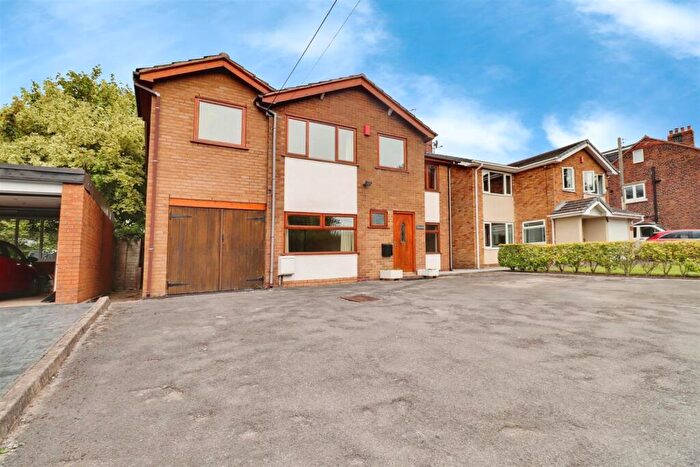 5 Bedroom House For Sale In Den Lane, Wrinehill, Crewe, CW3