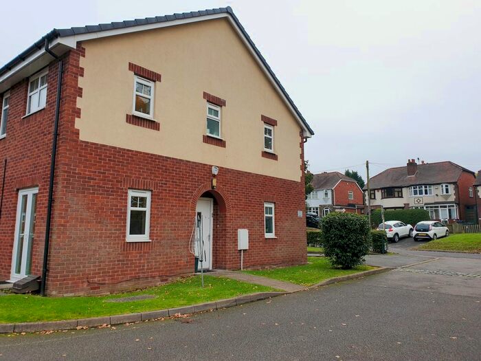 2 Bedroom Maisonette To Rent In Bell Court, Northfield, Birmingham B31
