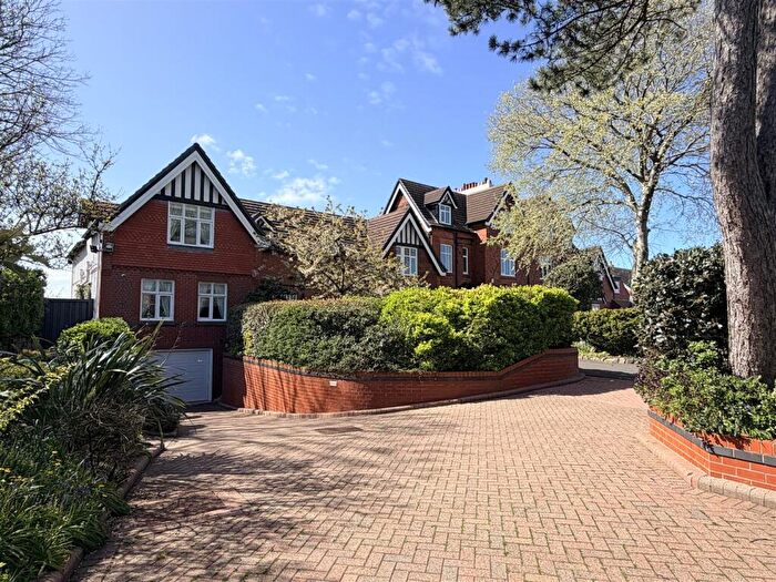 4 Bedroom End Of Terrace House For Sale In The Hollies, Clifton Drive, Lytham, FY8