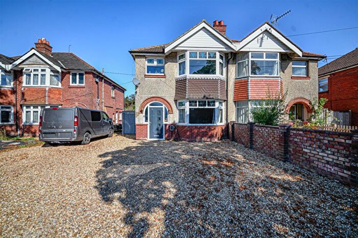 3 Bedroom Semi-Detached House For Sale In Fair Oak Road, Bishopstoke, Eastleigh, SO50