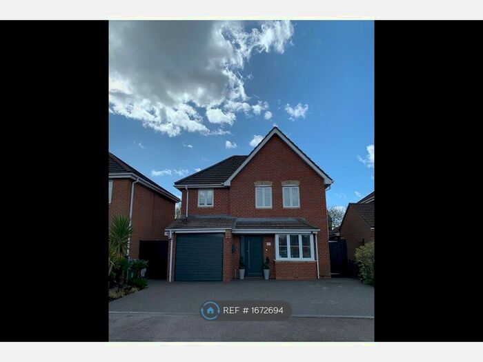 4 Bedroom Detached House To Rent In Watersmeet, Fareham, PO16