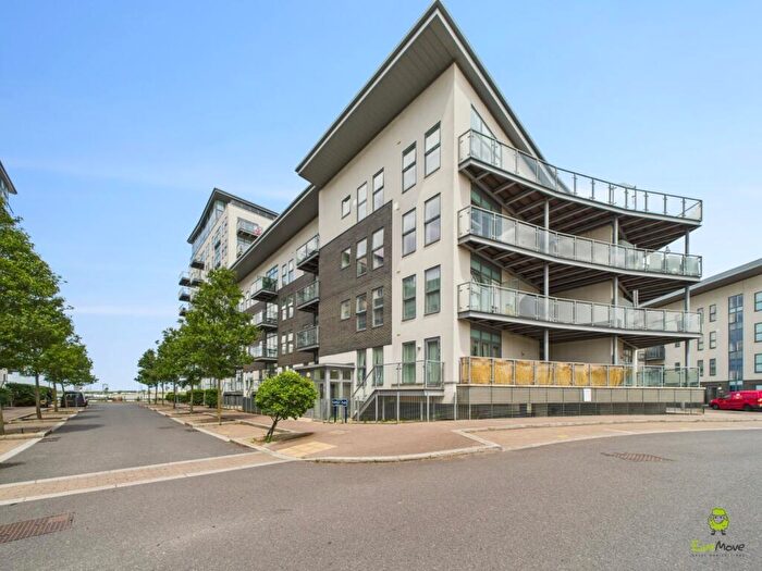 2 Bedroom Flat For Sale In Darbyshire House Clovelly Place, Greenhithe, DA9