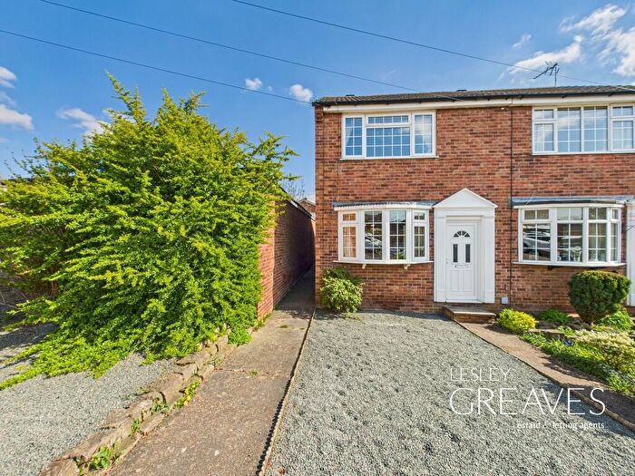 2 Bedroom Town House For Sale In Radcliffe Gardens, Carlton, Nottingham, NG4