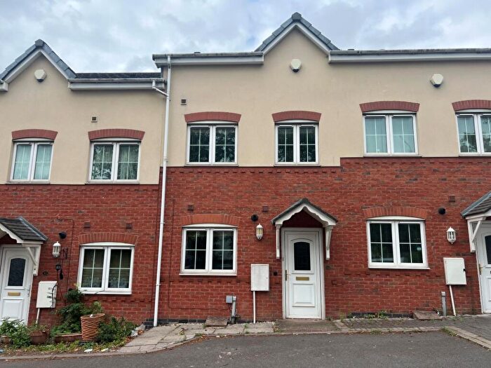 3 Bedroom Terraced House For Sale In Wagon Lane, Solihull, B92