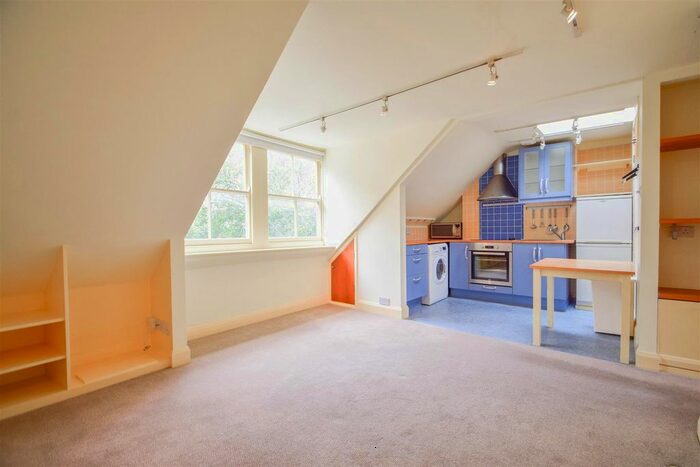 1 Bedroom Flat To Rent In Newington Green, London, N16