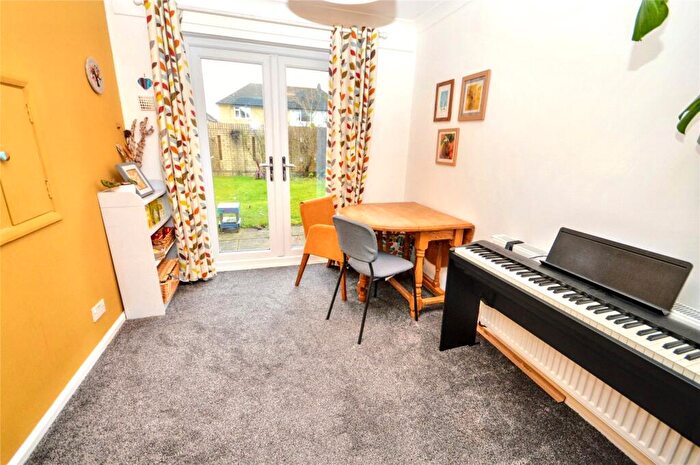 3 Bedroom Detached Bungalow For Sale In Shepcote Crescent, Leeds, West Yorkshire, LS16