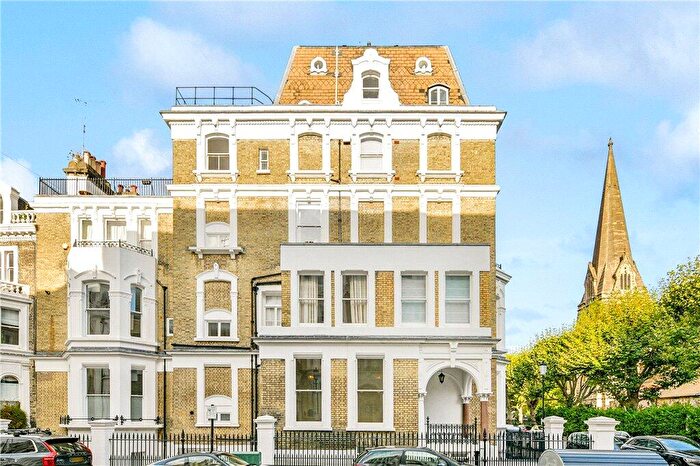 2 Bedroom Flat For Sale In Redcliffe Square, Chelsea, London, SW10