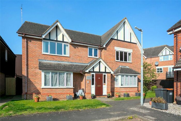 2 Bedroom Apartment To Rent In Billington Court, Billington Road, Leighton Buzzard, Bedfordshire, LU7