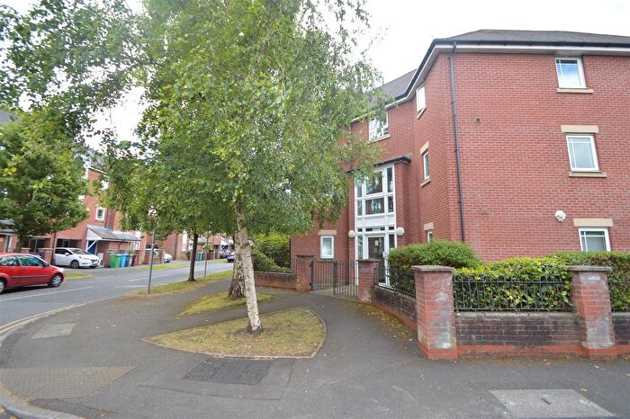 2 Bedroom Flat To Rent In Yew Street, Hulme, Manchester, M15