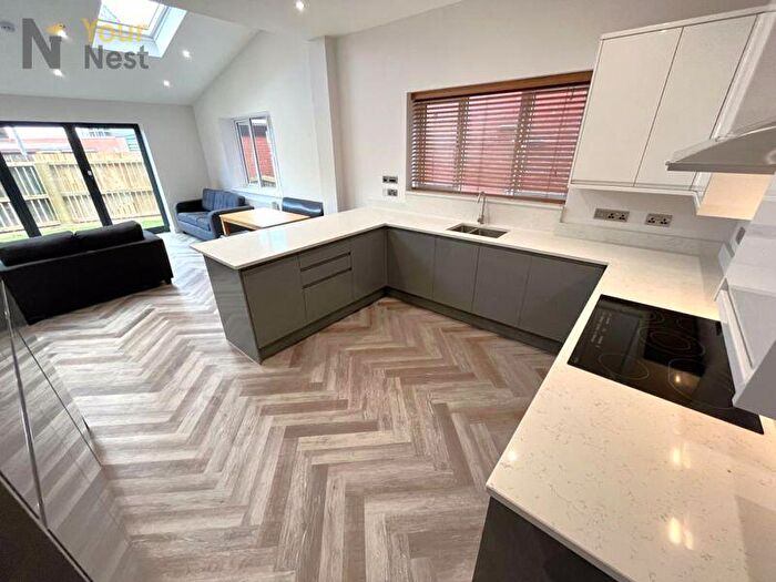 5 Bedroom Terraced House To Rent In Derwentwater Terrace, Headingley, Leeds, LS6