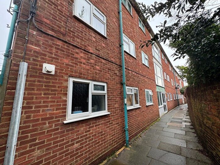 2 Bedroom Flat For Sale In Bayle Court, The Parade, Folkestone, Kent, CT20