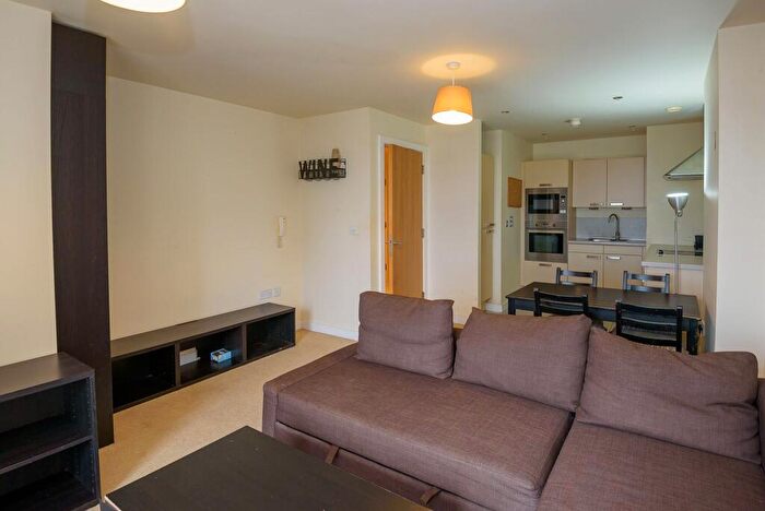 1 Bedroom Flat To Rent In Fernie Street, Jefferson Place, M4