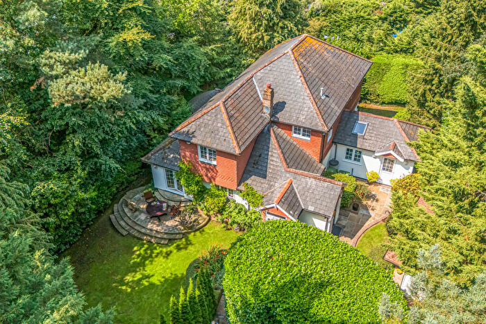 4 Bedroom Detached House For Sale In Chelsfield Hill, Orpington, BR6
