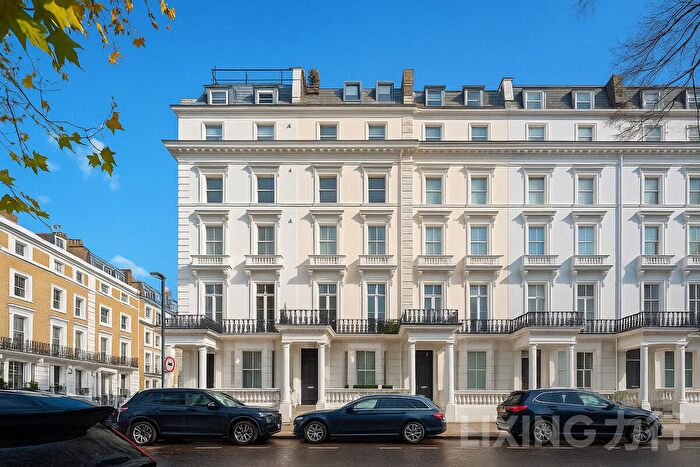2 Bedroom Flat For Sale In St. Stephens Gardens, Westminster, W2