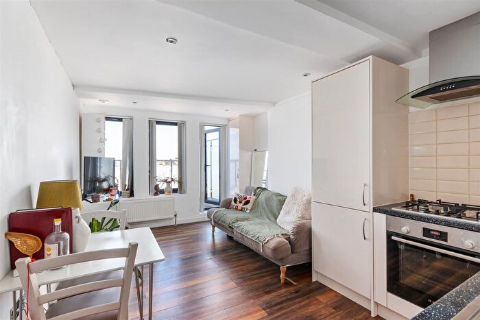 1 Bedroom Flat To Rent In Balham High Road, London, SW12