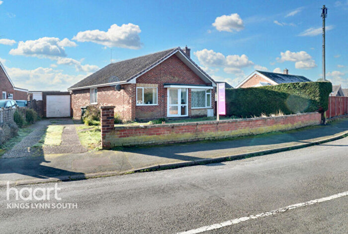 3 Bedroom Detached Bungalow For Sale In Spenser Road, South Wootton, PE30
