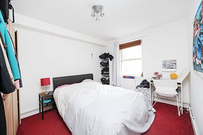 1 Bedroom Flat For Sale In Mile End Road, Stepney, London, E1