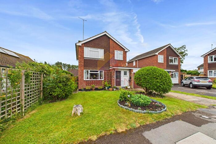 3 Bedroom Link Detached House For Sale In Tern Close, Kelvedon, CO5
