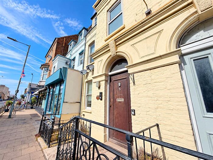 2 Bedroom Flat To Rent In High Street, Herne Bay, CT6