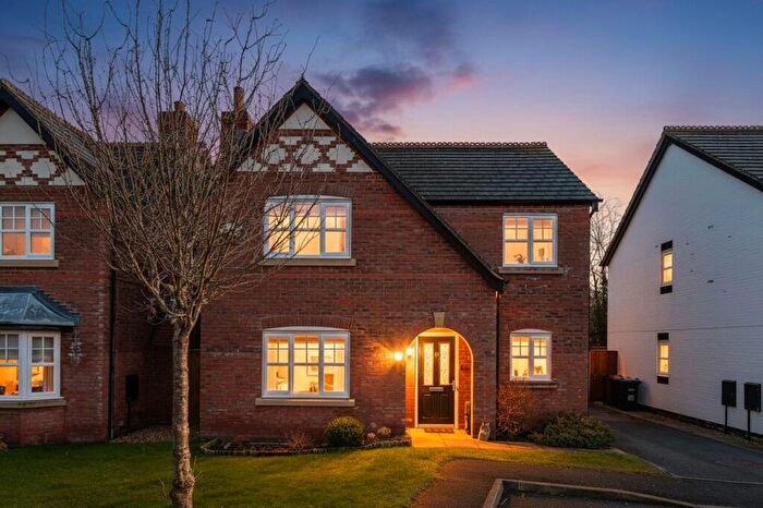 4 Bedroom Detached House For Sale In Granary Close, Milton Green, CH3