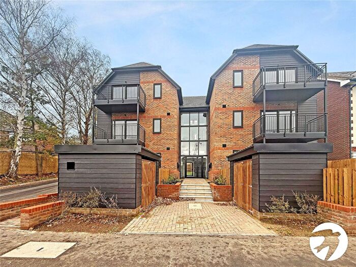 2 Bedroom Flat To Rent In Upnor Road, Upnor, Rochester, Kent, ME2