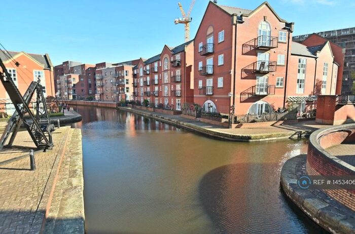 2 Bedroom Flat To Rent In Piccadilly Village Water-Front, Manchester, M1