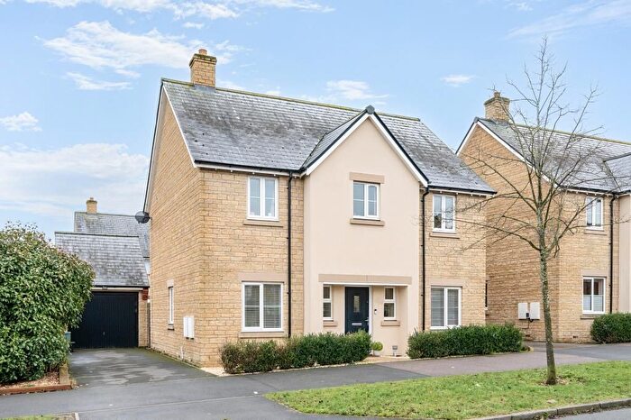 4 Bedroom Detached House For Sale In Swinbrook Park, Carterton, Oxfordshire, OX18