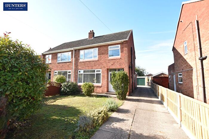 3 Bedroom Semi-Detached House For Sale In Low Leys Road, Scunthorpe, DN17