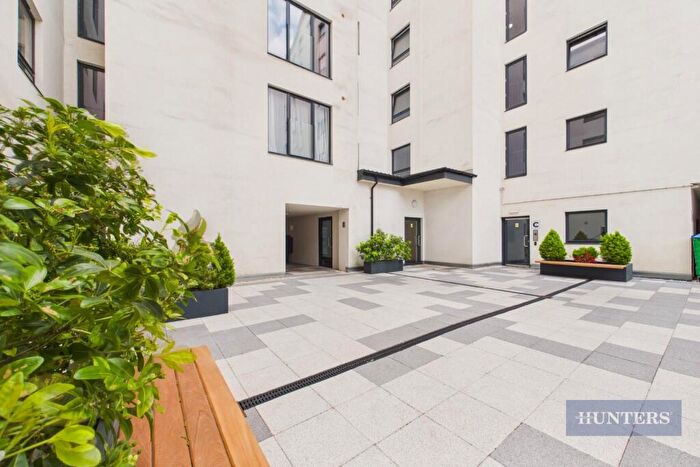 1 Bedroom Apartment For Sale In Royal Crescent Road, Southampton, SO14