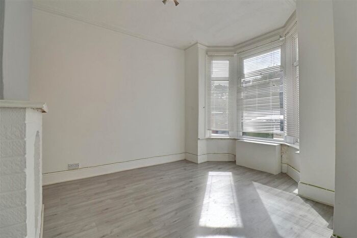 2 Bedroom Property For Sale In Albert Road, Cosham, Portsmouth, PO6