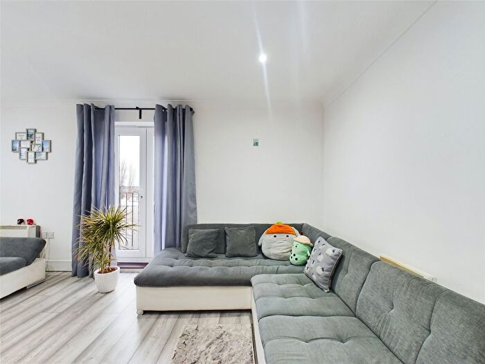 1 Bedroom Flat For Sale In London Road, Romford, RM7
