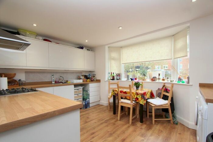 3 Bedroom Semi-Detached House To Rent In Alexandra Road, London, N10