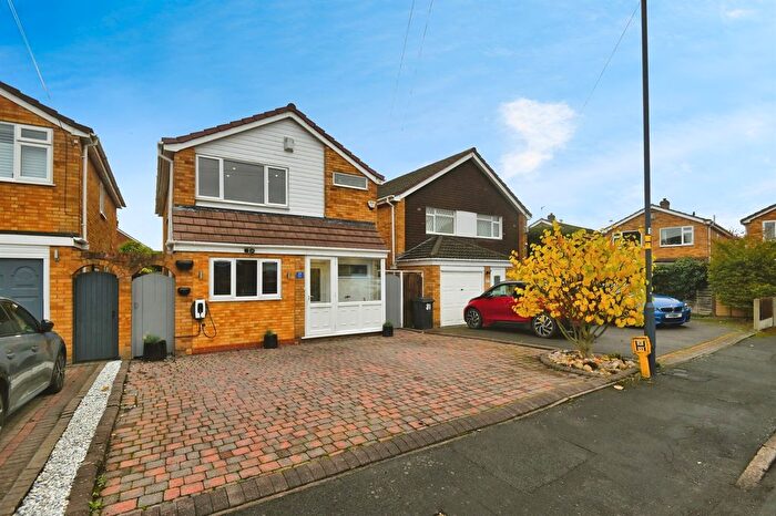 3 Bedroom Detached House For Sale In St. Peters Close, Water Orton, Birmingham, B46