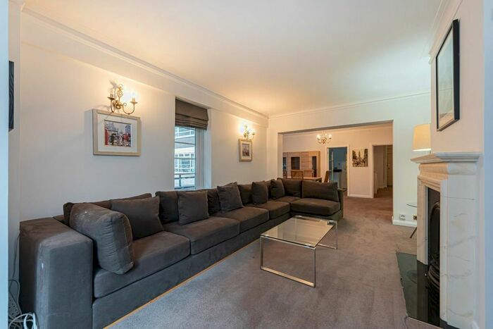 3 Bedroom Flat To Rent In Marsham Street, London, SW1P