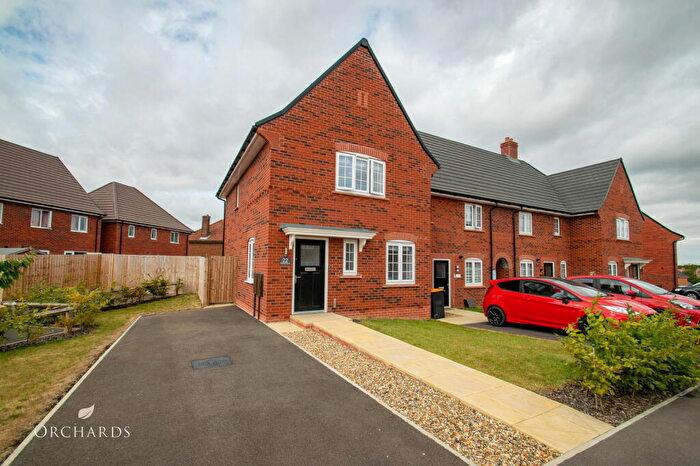 3 Bedroom Semi-Detached House To Rent In Stewartby, Stewartby, MK43