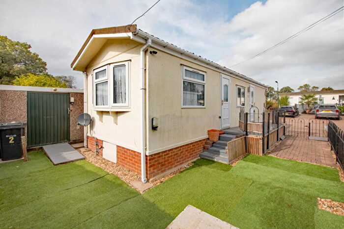 1 Bedroom Mobile Home For Sale In Theddingworth Road, Lubenham, LE16