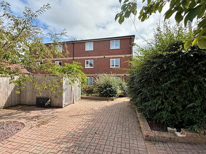 1 Bedroom Apartment For Sale In Flat, Brook Court, Cater Road, Bristol, BS13