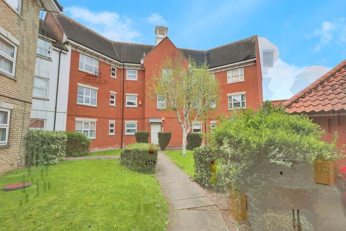 2 Bedroom Flat To Rent In Tallow Gate, Chelmsford, CM3