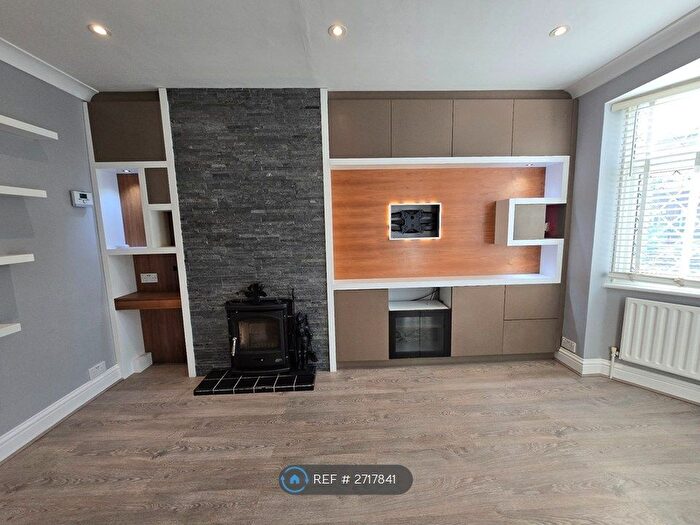 2 Bedroom Maisonette To Rent In Errol Gardens, New Malden, KT3