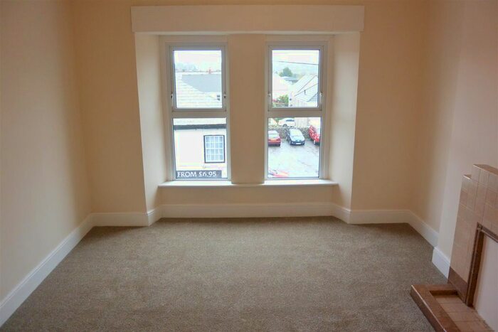 1 Bedroom Flat To Rent In Victoria Road, St. Austell, Cornwall, PL25