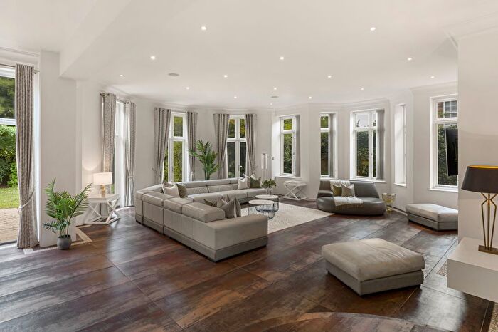 6 Bedroom Property To Rent In Arthur Road, Wimbledon, London, United Kingdom, SW19