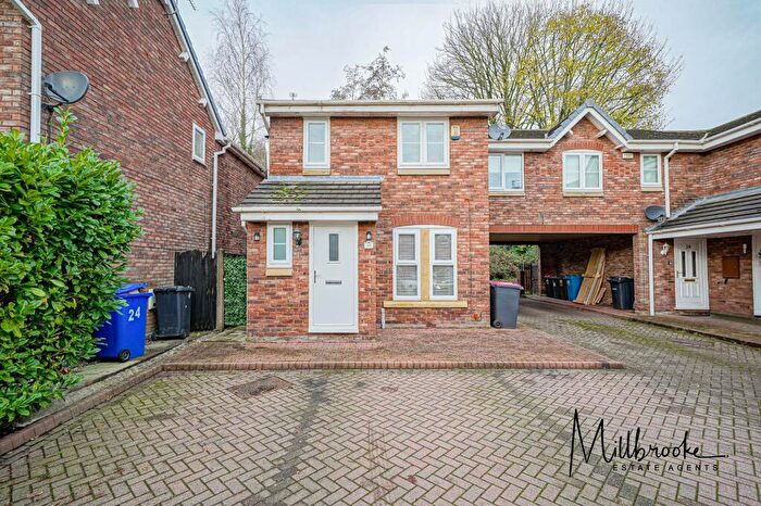 3 Bedroom Semi Detached House To Rent In Millcrest Close, Worsley, M28