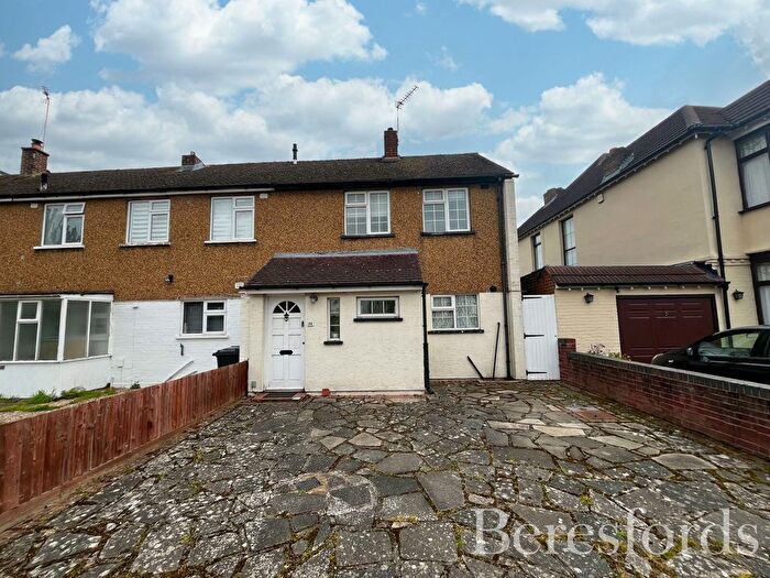 2 Bedroom End Of Terrace House For Sale In Avenue Road, Harold Wood, RM3