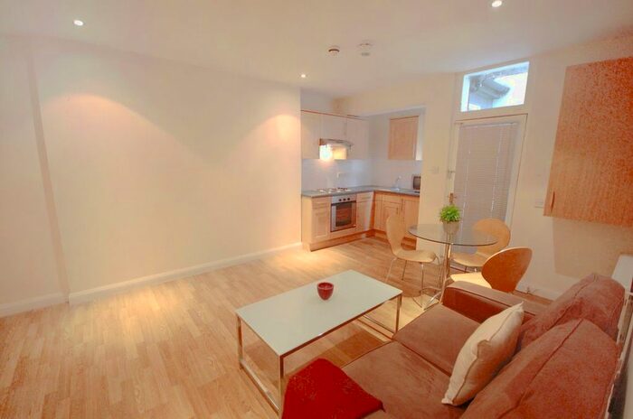 1 Bedroom Flat To Rent In Courtfield Gardens, South Kensington, SW5