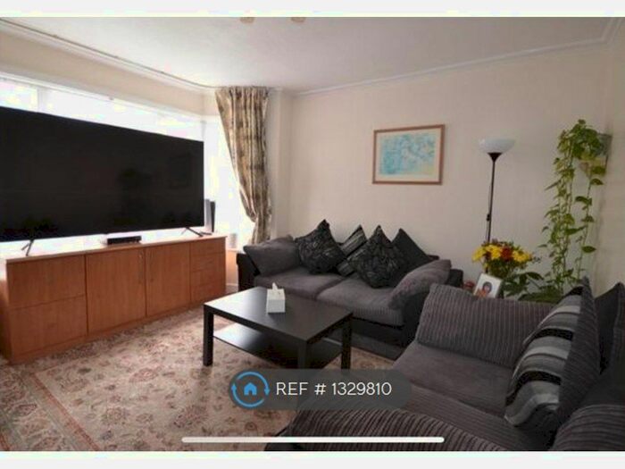 4 Bedroom Semi-Detached House To Rent In Weston Drive, Stanmore, HA7