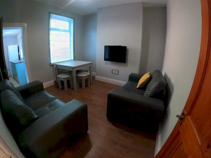 3 Bedroom Terraced House To Rent In Rosebery Avenue, Newland Avenue, Hull, HU5