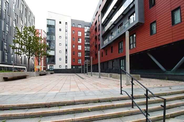 2 Bedroom Flat For Sale In Plaza Boulevard, Liverpool, Merseyside, L8