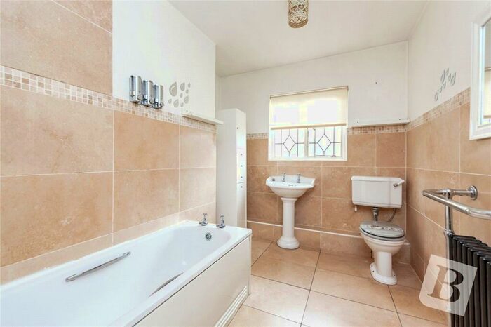 5 Bedroom Detached House To Rent In Ayloffs Close, Emerson Park, RM11