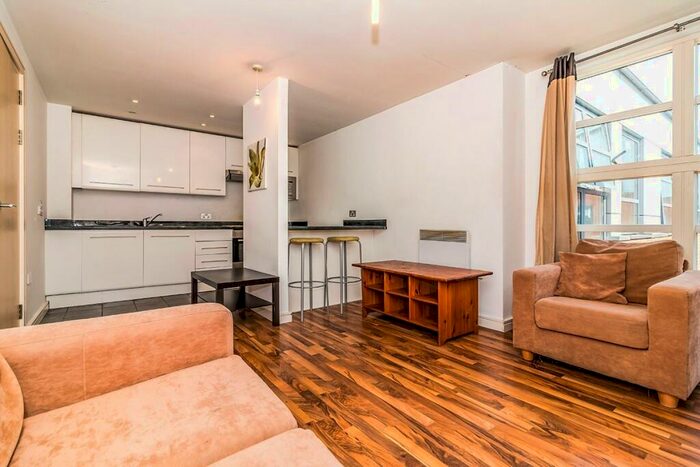 2 Bedroom Apartment To Rent In The Quadrangle, City Centre, M1