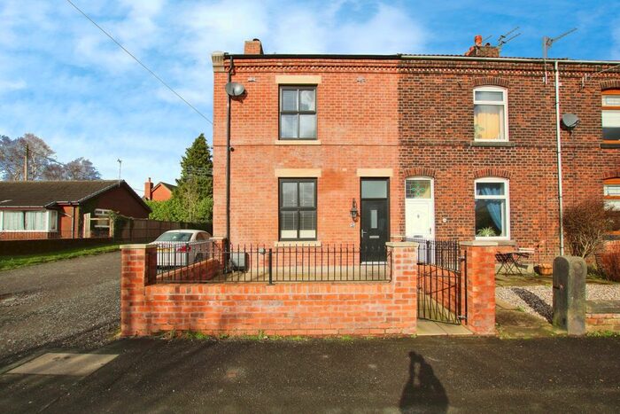 3 Bedroom End Of Terrace House For Sale In Heapey Road, Chorley, PR6